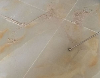 右玉瓷砖空鼓维修公司分享粘合剂选择不当在瓷砖铺贴过程中可能导致以下问题